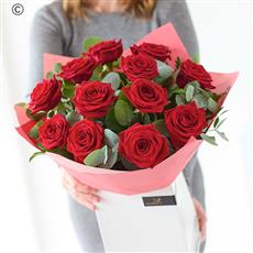 12 Red Roses handtied